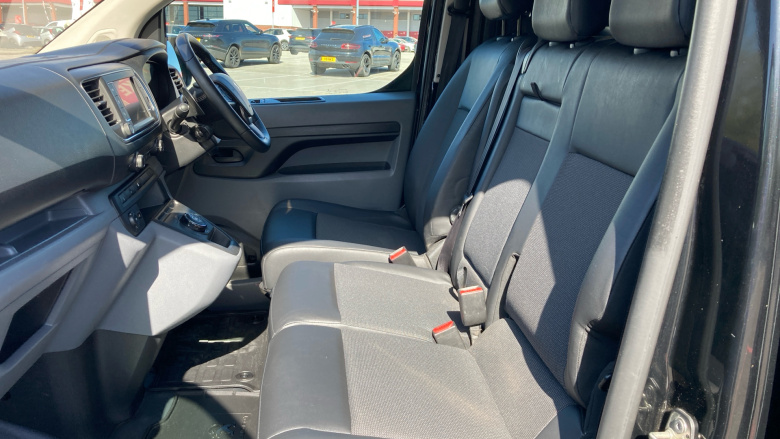 Peugeot Expert Long Diesel 1400 2.0 BlueHDi 145 Asphalt Premium Van